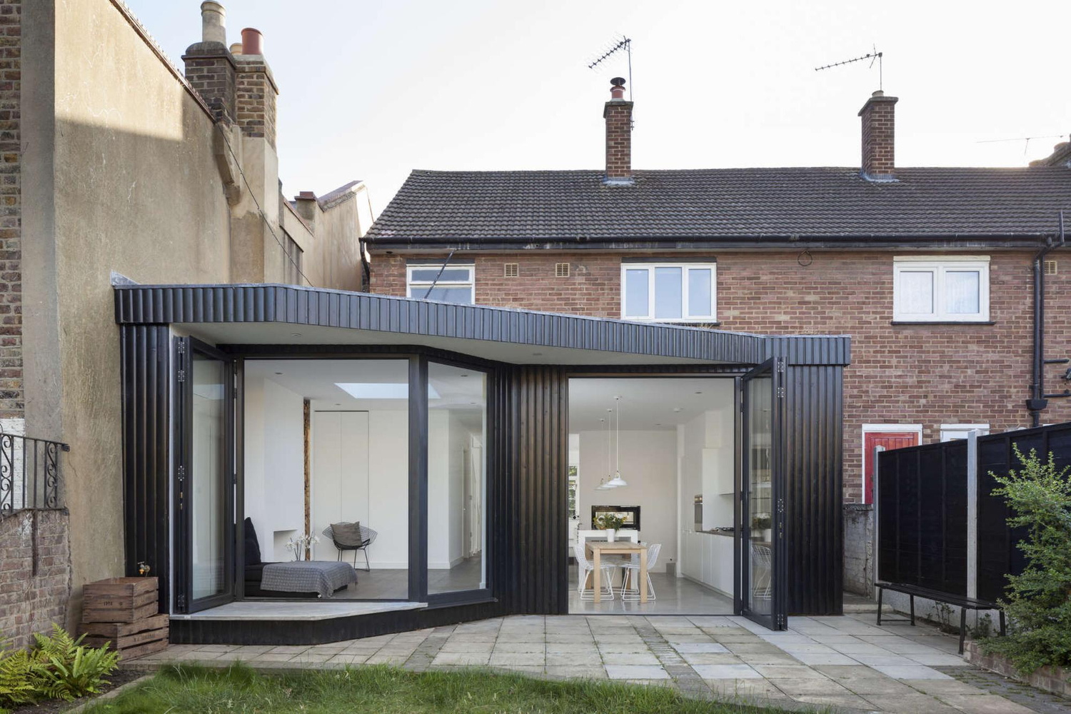 Connecting Old and New Spaces in Home Extensions