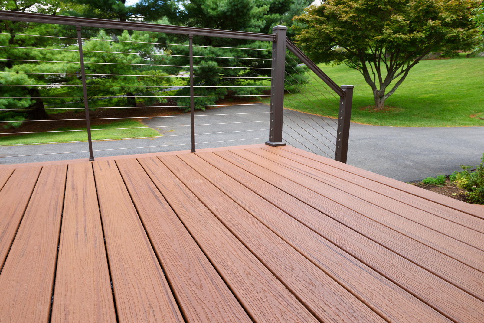 Composite Decking in Ottawa: Durable, Low-Maintenance Outdoor Living Solutions