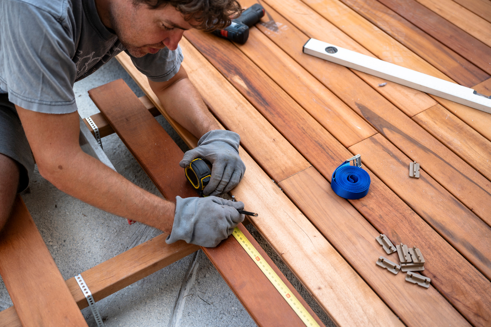 How to Pick the Right Deck Builder in Ottawa